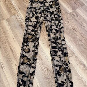 *ACCT CLOSING MAKE OFFER* Lululemon Invigorate Leggings-Size 2 *Read Description